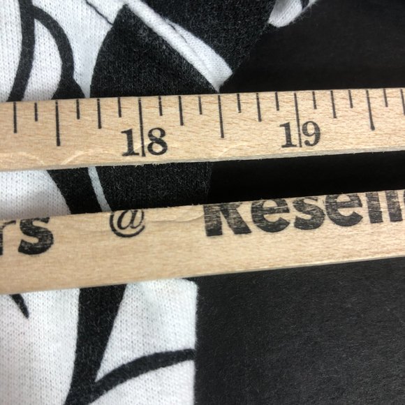 Disney Minnie Mouse Sweatshirt Adult Small White & Black All Over Print Crewneck - Picture 9 of 9